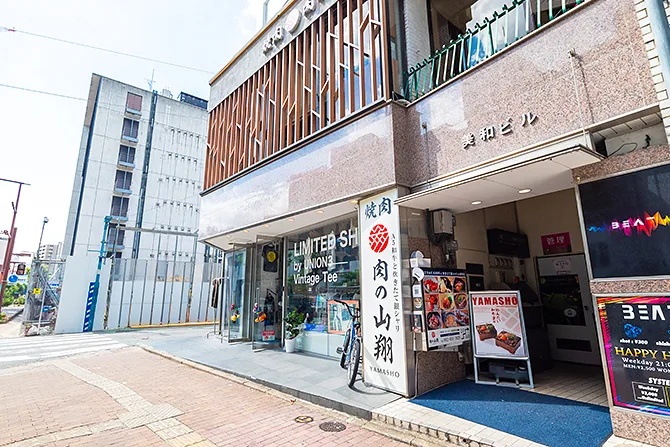 道の反対側にローソンが見える信号で右折