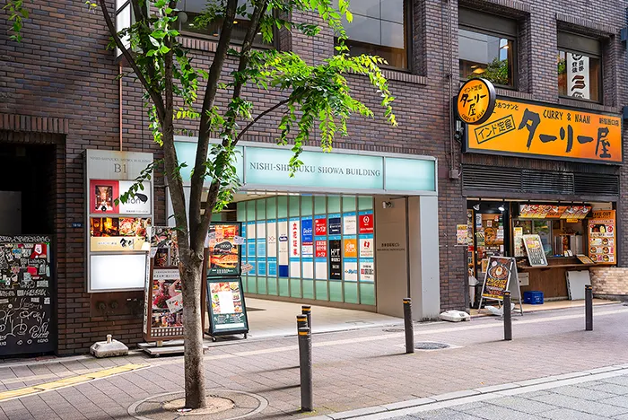店舗近くで目印になる建物や道路