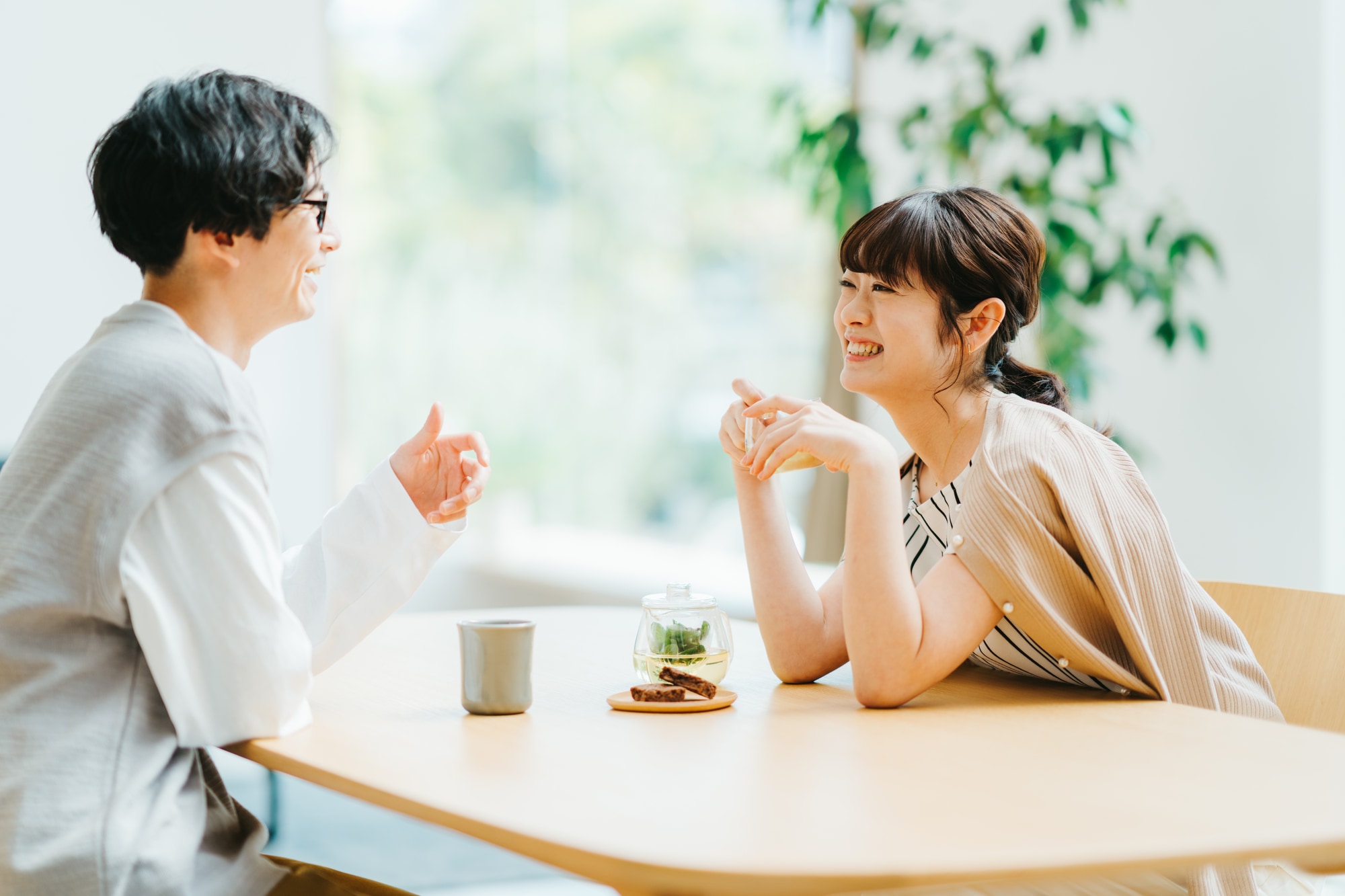 カップルなのに会話が弾まない！盛り上がらない理由と改善すべき点とは？