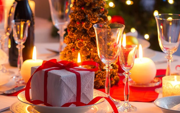 恋人たちはクリスマスに向け準備中